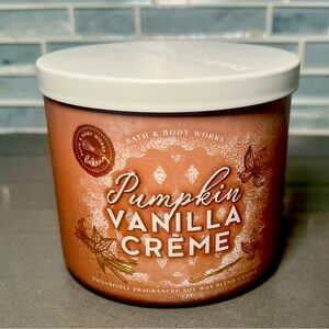 Bath & Body Works Pumpkin Vanilla Crème Candle
